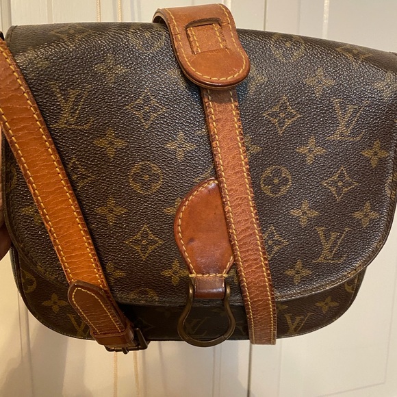 Louis Vuitton Classic Monogram Crossbody Bag - Picture 2 of 16